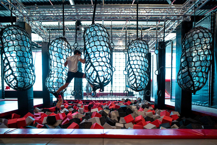 Trampoline-parc_Ninja-Warrior_UP2PLAY_Les-Sables-d-Olonne